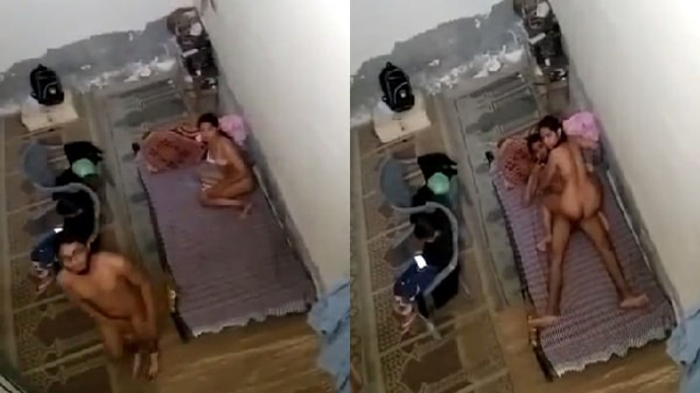 Uske bahan k saamne pakda gaya – girlfriend ko chodtte hue