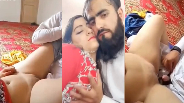 Paki Couple Romantic Foreplay to Riding Fuck