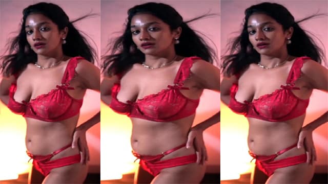 Lavanya Manickam Bikini Teasing Actress Boobs Press Video